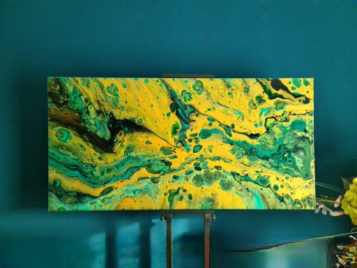 Gemälde Acryl Malerei, Pouring Fluid Art, abstrakte Farbverläufe in Gelb, Grün und Türkis mit fließenden Mustern.