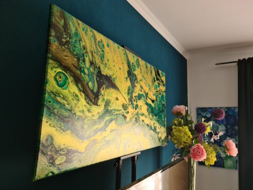 Gemälde Acryl Malerei, Pouring Fluid Art, abstrakte Farbverläufe in Gelb, Grün und Türkis mit fließenden Mustern.